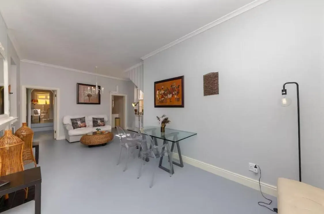 Apartment Vintage Alcove In Green Point, Cape Town Sleeps 4 South Africa
