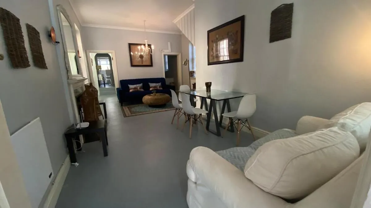 Vintage Alcove In Green Point, Cape Town Sleeps 4 South Africa