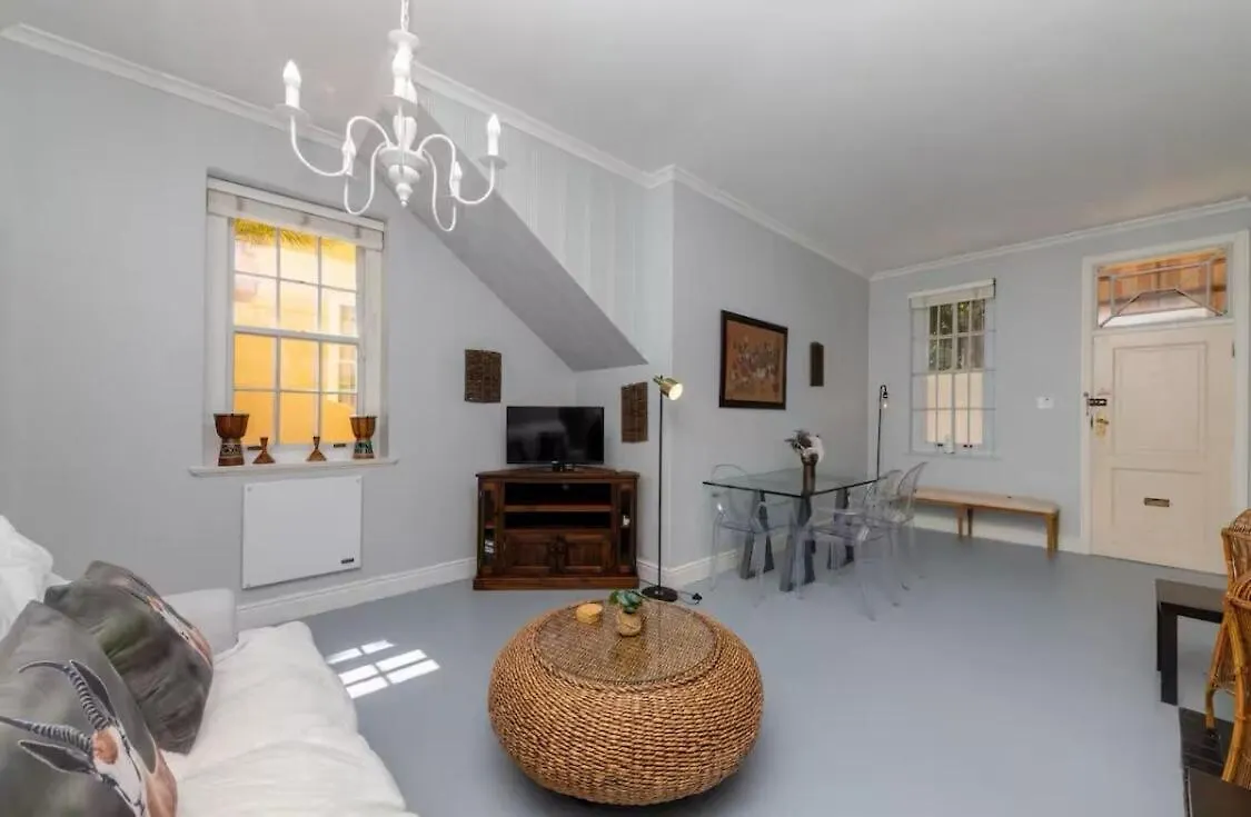 Vintage Alcove In Green Point, Cape Town Sleeps 4 South Africa