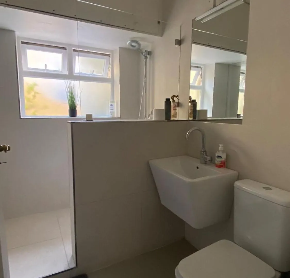 Vintage Alcove In Green Point, Cape Town Sleeps 4 Apartment