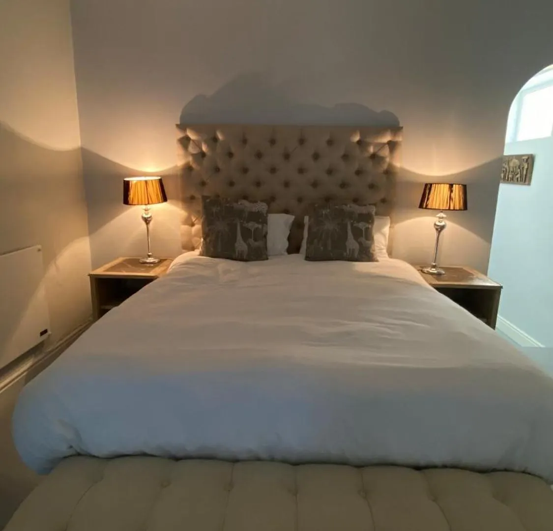 Apartment Vintage Alcove In Green Point, Cape Town Sleeps 4 South Africa