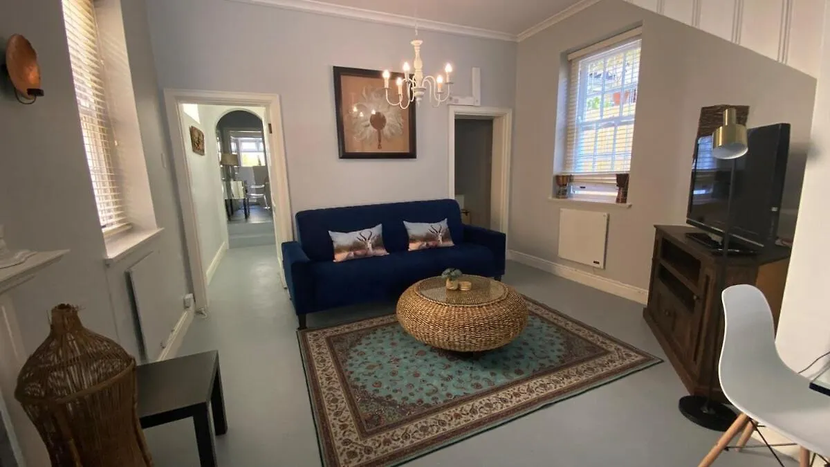 Apartment Vintage Alcove In Green Point, Cape Town Sleeps 4 South Africa