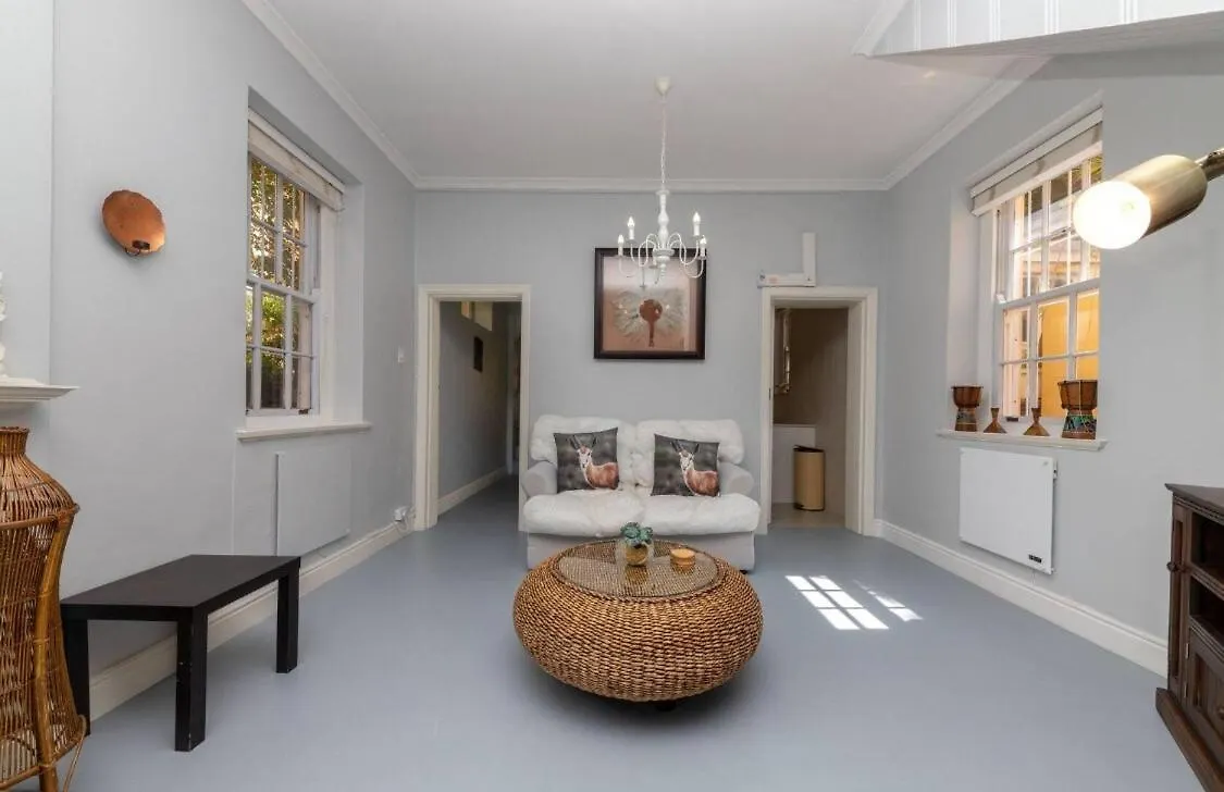 Vintage Alcove In Green Point, Cape Town Sleeps 4 0*,  South Africa