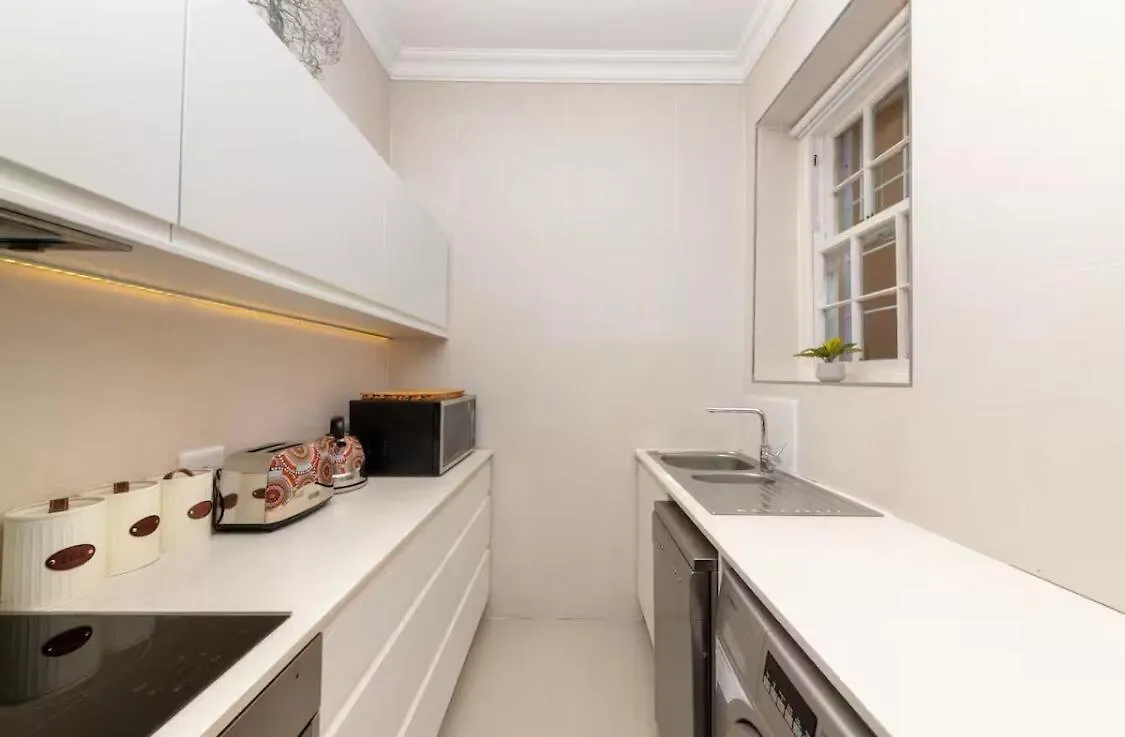 Vintage Alcove In Green Point, Cape Town Sleeps 4
