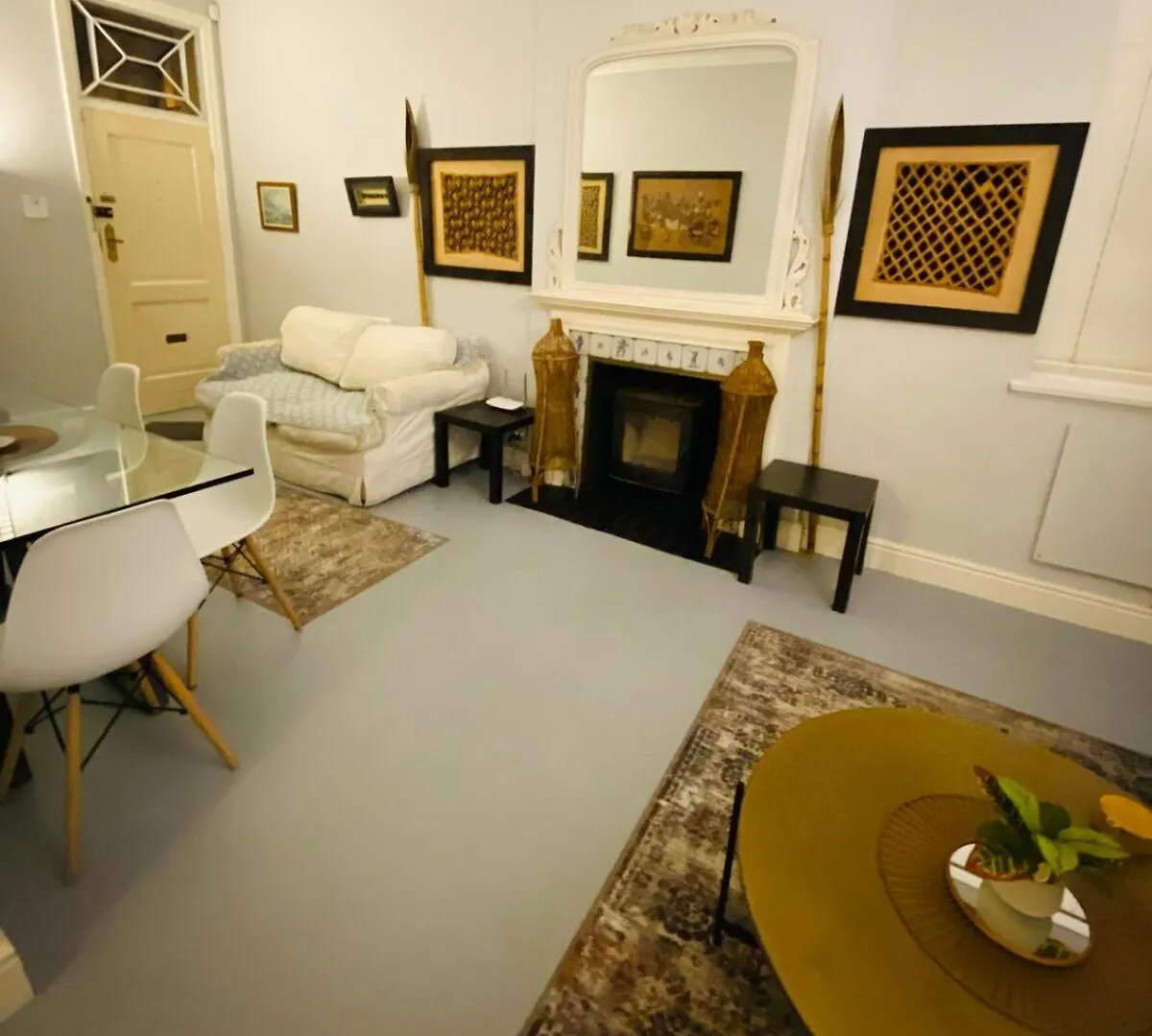 Vintage Alcove In Green Point, Cape Town Sleeps 4 0*,