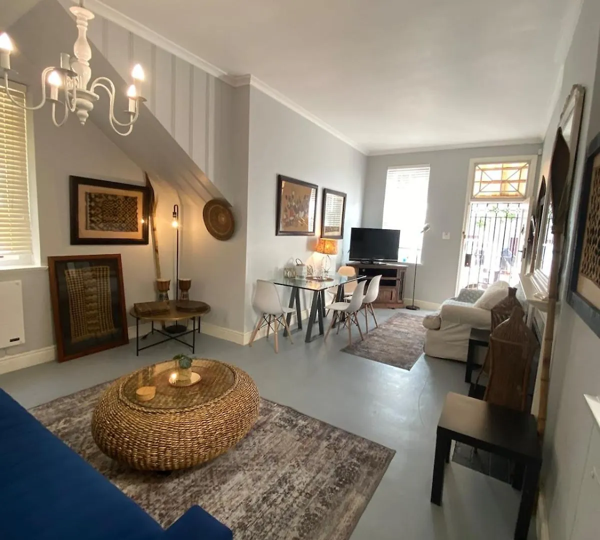 Vintage Alcove In Green Point, Cape Town Sleeps 4 Apartment